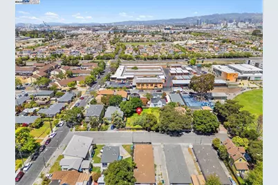 310 Spruce St, Alameda, CA 94501 - Photo 3