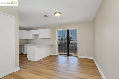 10500 Creekside Circle, Oakland, CA 94603 - Photo 7