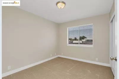 10500 Creekside Circle, Oakland, CA 94603 - Photo 13