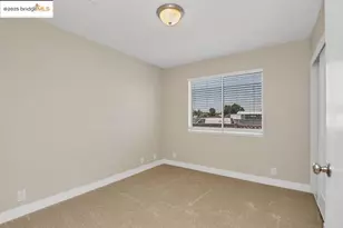 10500 Creekside Cir, Oakland, CA 94603 - Photo 13