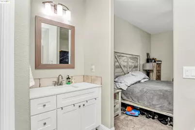 9409 Carter Ct, Stockton, CA 95209 - Photo 17