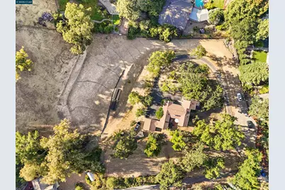 221 Dean Rd, Alamo, CA 94507 - Photo 9