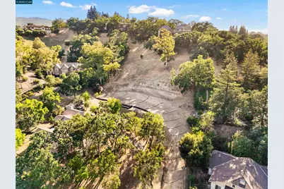 221 Dean Rd, Alamo, CA 94507 - Photo 15