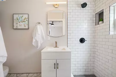 2133 30th St, Oakland, CA 94606 - Photo 13