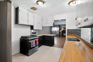 1045 72nd Ave, Oakland, CA 94621 - Photo 3