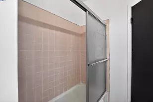 1045 72nd Ave, Oakland, CA 94621 - Photo 13