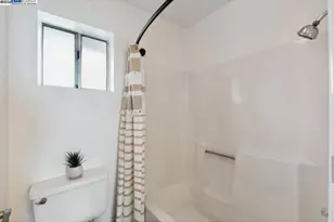 680 Dartmore Ln, Hayward, CA 94544 - Photo 23