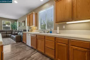 1117 Van Gogh Ln, Patterson, CA 95363 - Photo 19