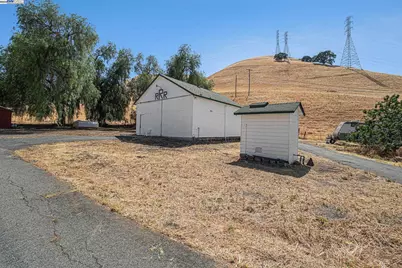 5799 Nortonville, Pittsburg, CA 94565 - Photo 41