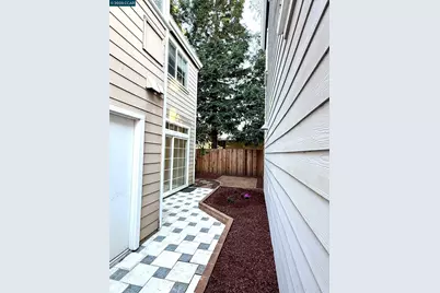 54 Village Square Pl, Pleasant Hill, CA 94523 - Photo 17