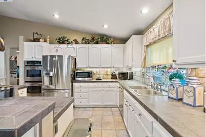 1995 Edgeview Way, Discovery Bay, CA 94505 - Photo 9