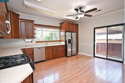 3810 Canyon Way, Martinez, CA 94553 - Photo 23