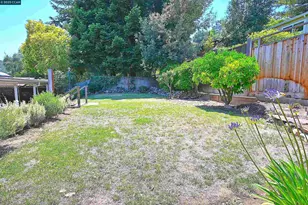 3810 Canyon Way, Martinez, CA 94553 - Photo 17