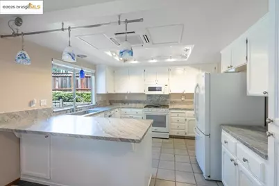 1003 Linda Vista Way, Rio Vista, CA 94571 - Photo 17