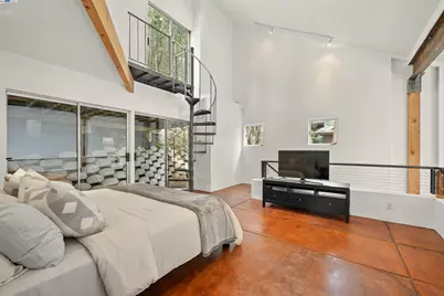 1828 Arrowhead Dr, Oakland, CA 94611 - Photo 13