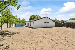 1272 Eastridge Pl, Manteca, CA 95336 - Photo 13