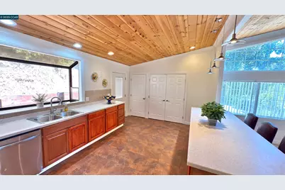 5935 Sunrise Ct, Lower Lake, CA 95457 - Photo 5