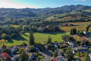 1015 Borrette Ct, Napa, CA 94558 - Photo 17