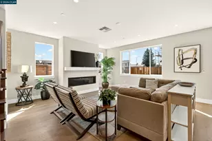 2250 Vandeleur Dr, Napa, CA 94558 - Photo 9