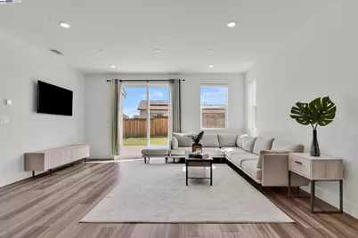 5946 Markham Dr, Tracy, CA 95377 - Photo 3