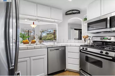 21103 Gary Dr #303, Hayward, CA 94546 - Photo 7