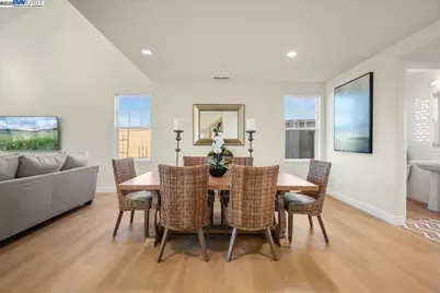 5325 Singh Circle, Union City, CA 94587 - Photo 5