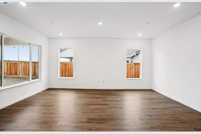 17618 Brightwood Avenue, Lathrop, CA 95330 - Photo 5