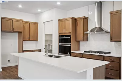 17618 Brightwood Avenue, Lathrop, CA 95330 - Photo 9