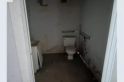 39 Main St, Isleton, CA 95641 - Photo 17