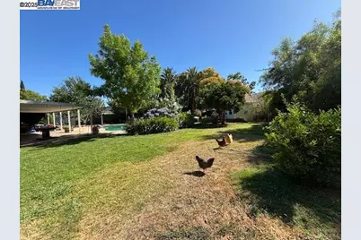 9648 La Nuez Dr, Elk Grove, CA 95624 - Photo 15