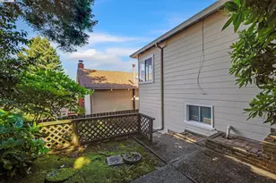 2863 Burton Dr, Oakland, CA 94611 - Photo 29