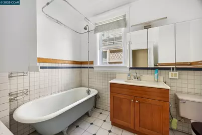 1220 Chestnut St, Alameda, CA 94501 - Photo 11
