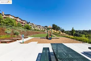 6443 Blue Rock Ct, Oakland, CA 94605 - Photo 47