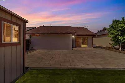 943 Coral Ridge Cir, Rodeo, CA 94572 - Photo 3