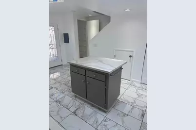 1021 Santa Ines Ct, Oakland, CA 94601 - Photo 19