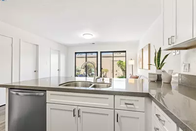 3334 Solomon Ln, Alameda, CA 94502 - Photo 15