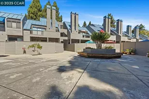 1063 Foxchase Dr, San Jose, CA 95123 - Photo 23