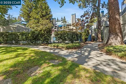 1063 Foxchase Dr, San Jose, CA 95123 - Photo 25