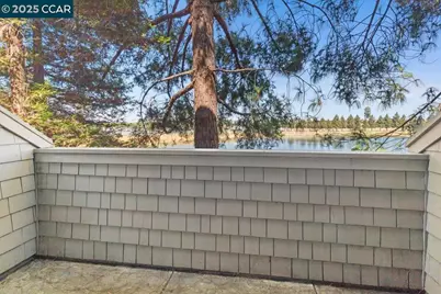 1063 Foxchase Dr, San Jose, CA 95123 - Photo 17