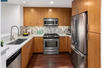 438 Grand Ave #528, Oakland, CA 94612 - Photo 11