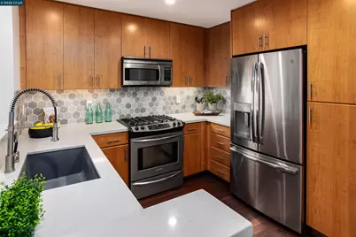 438 Grand Ave #528, Oakland, CA 94612 - Photo 11