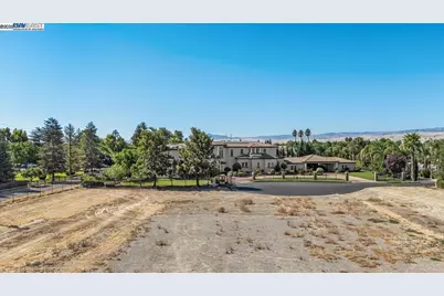 8485 Ranch Rd, Tracy, CA 95304 - Photo 7