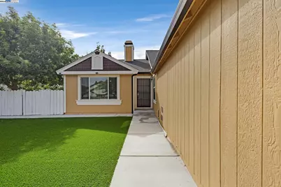 106 Fieldstone Way, Vallejo, CA 94589 - Photo 5