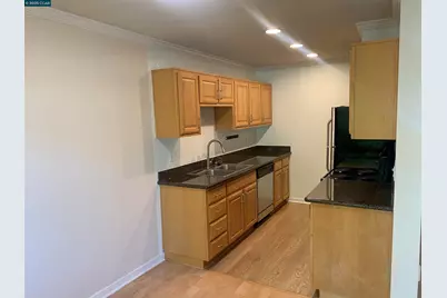 96 Lakeshore Ct, Richmond, CA 94804 - Photo 3