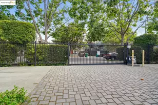 1565 32nd St, Oakland, CA 94608 - Photo 37