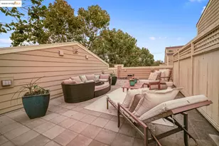 1565 32nd St, Oakland, CA 94608 - Photo 33