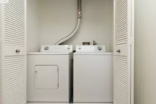 1565 32nd St, Oakland, CA 94608 - Photo 27