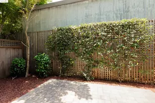 1565 32nd St, Oakland, CA 94608 - Photo 9