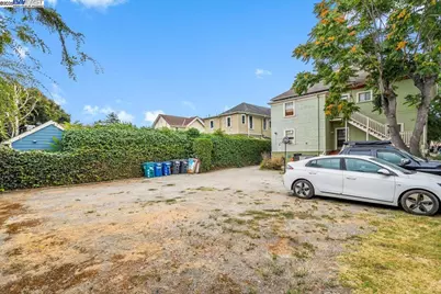 954 Park St, Alameda, CA 94501 - Photo 11