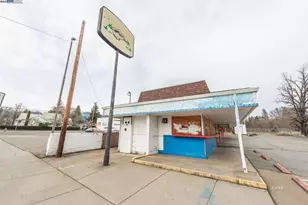 1081 Main St, Weaverville, CA 96093 - Photo 3